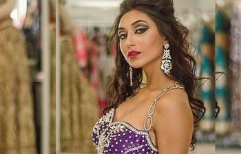 মিস পাকিস্তান তাহিরের রূপে ইন্টারনেট দুনিয়ায় ঝড়