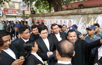 রায়ে আইনজীবীদের আনন্দ প্রকাশ