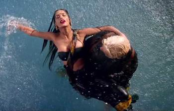 পুণম পান্ডের সঙ্গে শক্তি কাপুরের খোলামেলা দৃশ্য