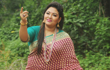 দেখুন শোবিজের যে তারকারা আওয়ামী লীগের মনোনয়নপত্র কিনেছেন