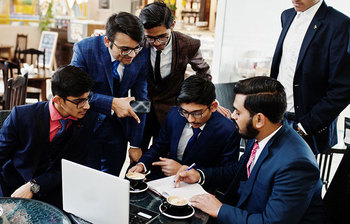 সারা দিনের ক্লান্তি ভুলতে যে কারণে সহকর্মীদের এড়িয়ে চলবেন!