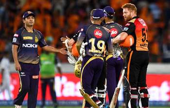 আইপিএল থেকে যে সমস্যার কারণে প্রায় ছিটকে যাচ্ছে নাইটরা