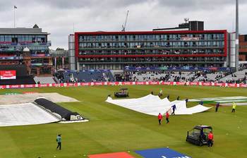 আজ বৃষ্টিতে ওভার কমে গেলে ভারতের পরিবর্তিত টার্গেট কত হতে পারে