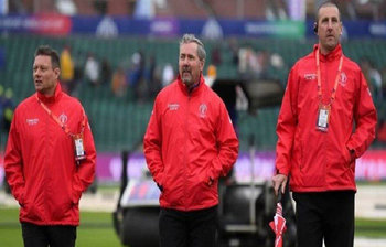 আইসিসি ঘোষিত এলিট প্যানেলের আম্পায়ারদের মধ্যে যারা রয়েছেন