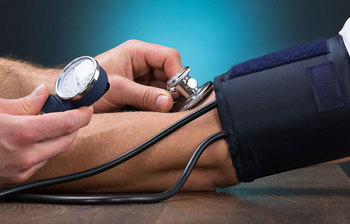 উচ্চ রক্তচাপ থেকে বাঁচতে ম্যাজিকের মত কাজ করে যেসব খাবার