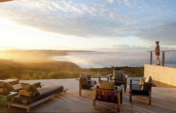 বিশ্বের সবচেয়ে চোখজুড়ানো ও বিলাসবহুল ১০টি রিসোর্ট