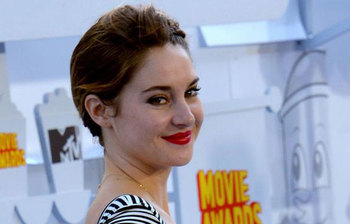 বিশ্ব কাঁপানো সেরা ১০ সুন্দরীর গল্প