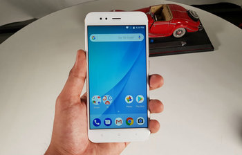 বিষাক্ত বিকিরণ ছড়াচ্ছে যে দুই স্মার্টফোন