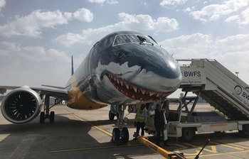 অদ্ভুত হাঙর বিমান