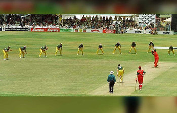 জেনে নিন ক্রিকেট খেলার অদ্ভুত সব নিয়ম