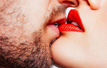 জেনে নিন কোন চুমুর কী মানে