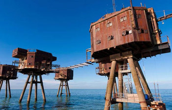 বিশ্বযুদ্ধের সময় রুখে দাঁড়ানো নদীর উপরের দুর্গ এখন শুধুই ধ্বংসস্তূপ