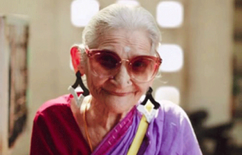 ৮৫ বছর বয়সে বলিউডে যাত্রা করেছিলেন যে নারী