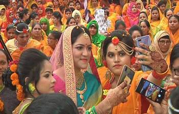 মালিকের মেয়ের গায়েহলুদে অতিথি দেড় হাজার শ্রমিক