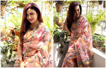 শাড়িতেও আকর্ষণীয় জয়া