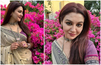 ফুলের ভুবনে জয়ার হাসি