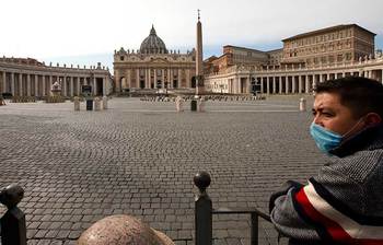 করোনার প্রভাবে পর্যটকে ভরপুর ইতালির রোম এখন জনশূন্য