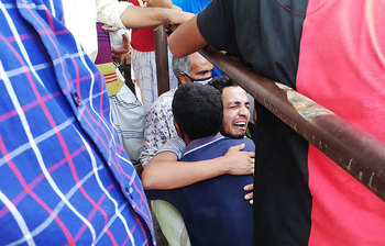 লঞ্চডুবিতে নিহতদের স্বজনদের আহাজারি