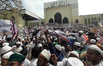 ছবিতে দেখুন বায়তুল মোকাররম এলাকায় মোদি বিরোধী বিক্ষোভ