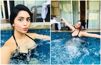 সুইমিং পুলে আনন্দে মেতেছেন ঋতাভরী