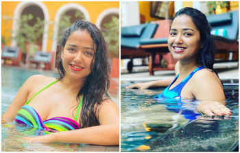 জলকেলিতে মেতেছেন সোহিনী