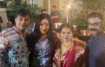 ছবিতে দেখুন মিথিলা-সৃজিতের বিবাহোত্তর সংবর্ধনা