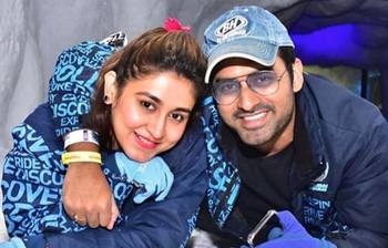 অঙ্কুশ-ঐন্দ্রিলার দুবাই ভ্রমণের ছবি