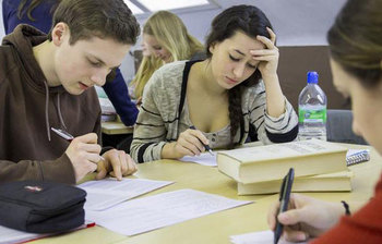 পড়ালেখায় মনোযোগ বাড়ানোর কিছু সহজ উপায়