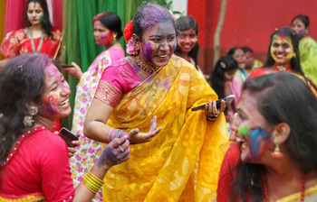 বাঙালির রঙের উৎসব দোল পূর্ণিমা