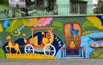 ক্যাম্পাসের দেওয়ালে তুলির ছোঁয়ায় বৈশাখের প্রস্তুতি