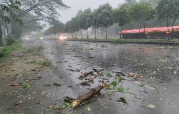 চট্টগ্রামে কালবৈশাখীর তাণ্ডব