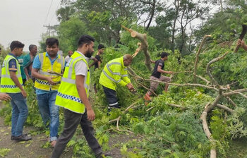 চলছে রিমালের পরবর্তী উদ্ধার তৎপরতা