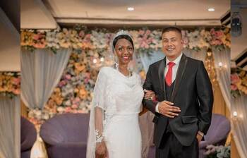 ২৫ বছরের যুবকের টানে ফেনীতে ৫৫ বছরের মার্কিন নারী