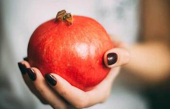 রক্তচাপ নিয়ন্ত্রণে রাখে ডালিম