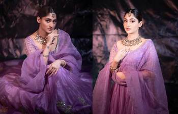 ল্যাভেন্ডারের লুকে লাস্যময়ী পূজা