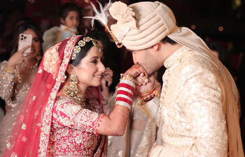 মায়েরা মিশ্রার বিয়ের একগুচ্ছ ছবি