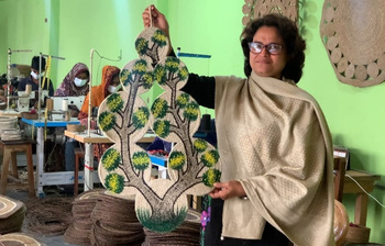 চাকরি ছেড়ে এখন সফল উদ্যোক্তা স্মৃতি রায়