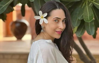 জন্মদিনে ফিরে দেখুন কারিশমার রুপালি পর্দা থেকে বাস্তব জীবনের সংগ্রাম