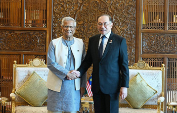 ছবিতে প্রধান উপদেষ্টার মালয়েশিয়া সফরের প্রথম দিন