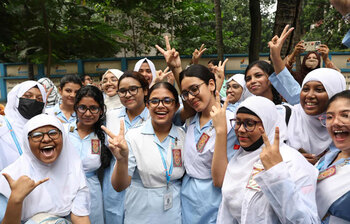 আনন্দে মেতেছেন ভালো রেজাল্ট করা শিক্ষার্থীরা