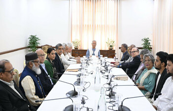 আজকের আলোচিত ছবি: ২ ডিসেম্বর ২০২৫