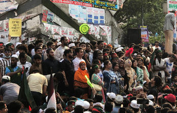 আজকের আলোচিত ছবি: ১০ মে ২০২৫