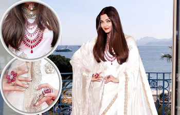 লাখে ক্যারেট, কোটিতে হার-ঐশ্বরিয়ার গলায় কত টাকার গয়না?