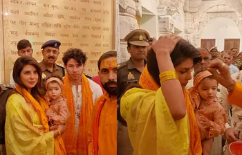 পরিবার নিয়ে অযোধ্যায় প্রিয়াঙ্কা চোপড়া