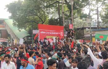 ব্যাটারিচালিত রিকশাচালকদের গণঅবস্থান