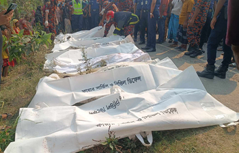 ফরিদপুর সড়কে ঝরলো ১২ প্রাণ