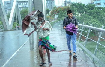 ঘূর্ণিঝড় রিমালের প্রভাব রাজধানীতেও