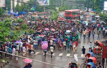 শাহবাগ অবরোধ করেছেন শিক্ষার্থীরা