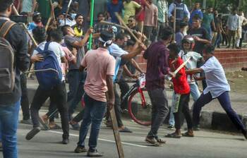 জগন্নাথ বিশ্ববিদ্যালয়ের শিক্ষার্থীদের ওপর হামলা