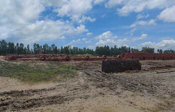 ফসলি জমিতে নির্মাণ হচ্ছে ইটভাটা